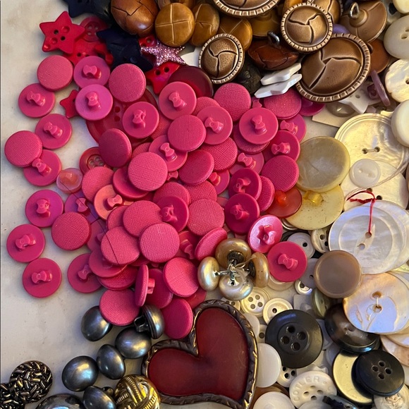 Assorted Vintage Buttons Lot lucite mother of pearl etc - Picture 5 of 9